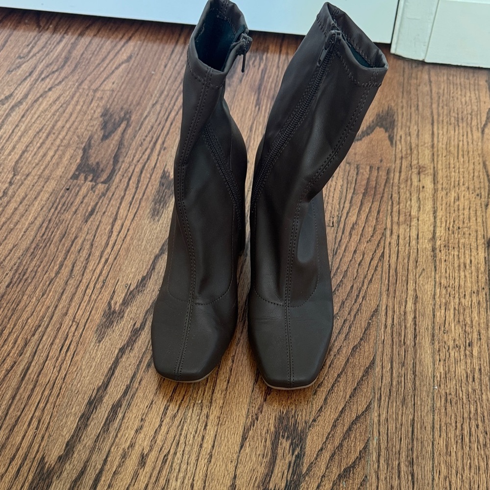 Elegant Brown Ankle Boots